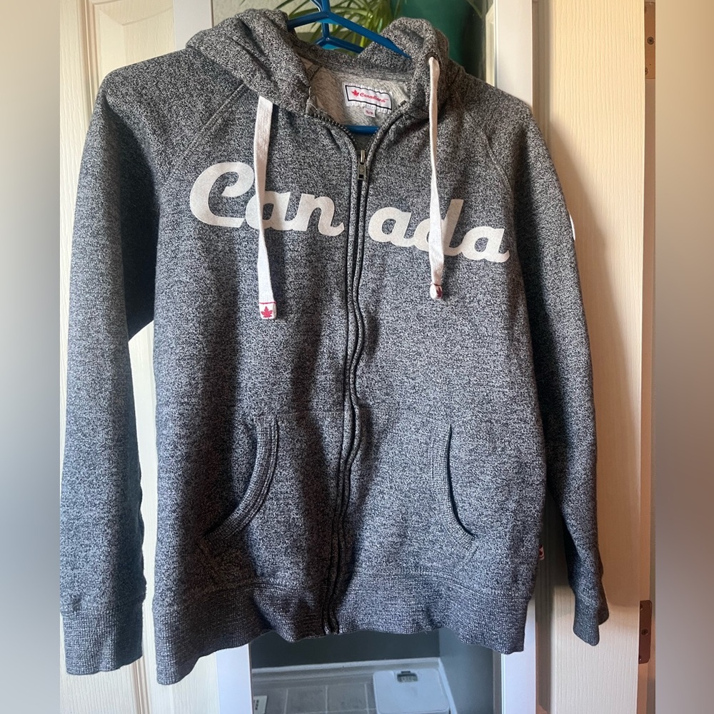 Canada sweater